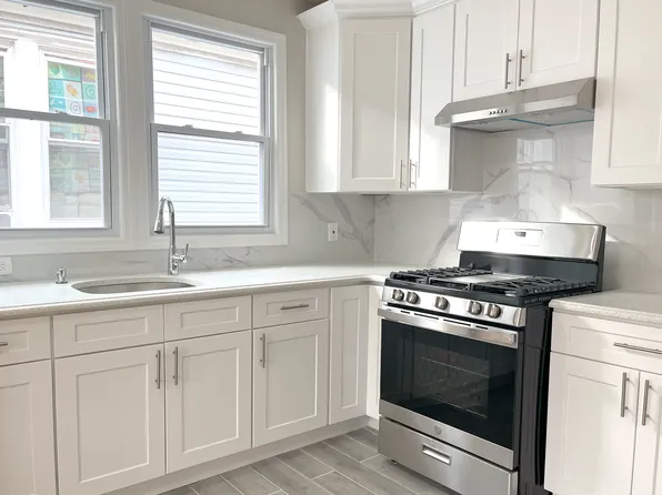 59-33 48th Avenue image 1 of 11