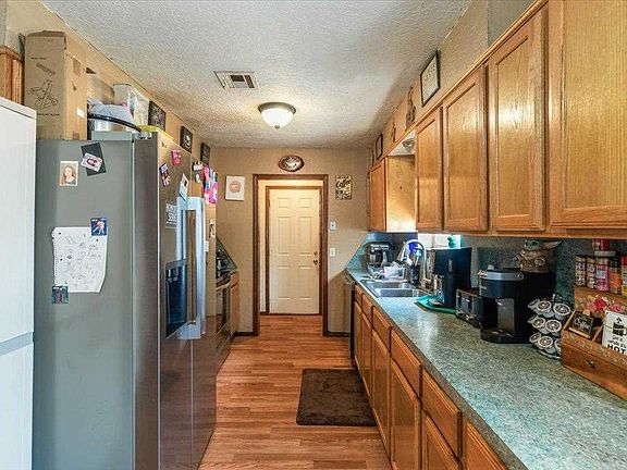 5th image of 102 N Elk Dr