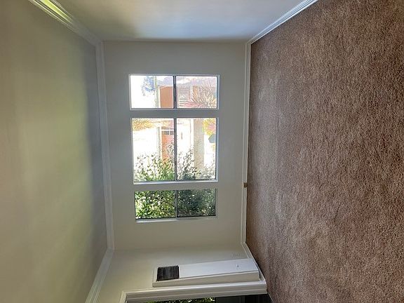 4th image of 5140 Clinton St #4468749