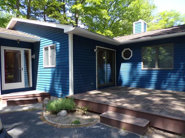 4015 Holiday North Ct, Traverse City, MI 49686