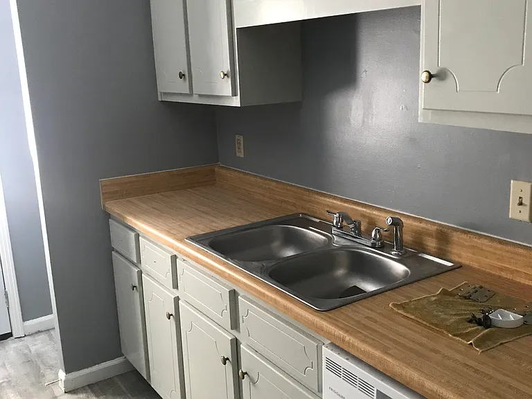 103 Hines Blvd #C — Photo 11