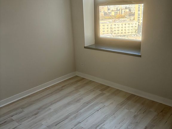3rd image of 3660 N Lakeshore Dr #1006