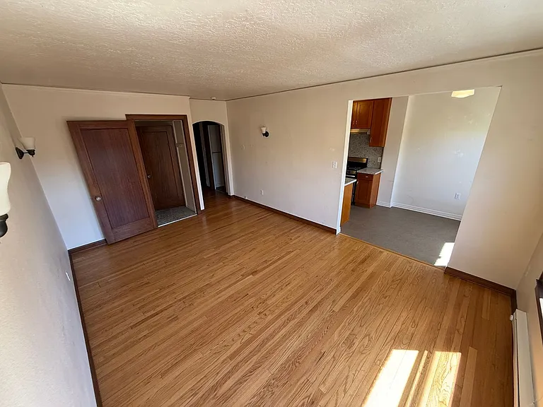 The Mulholland Apartments — Photo 25