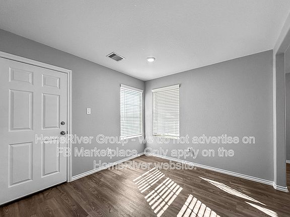 4th image of 937 Silver Birch Br