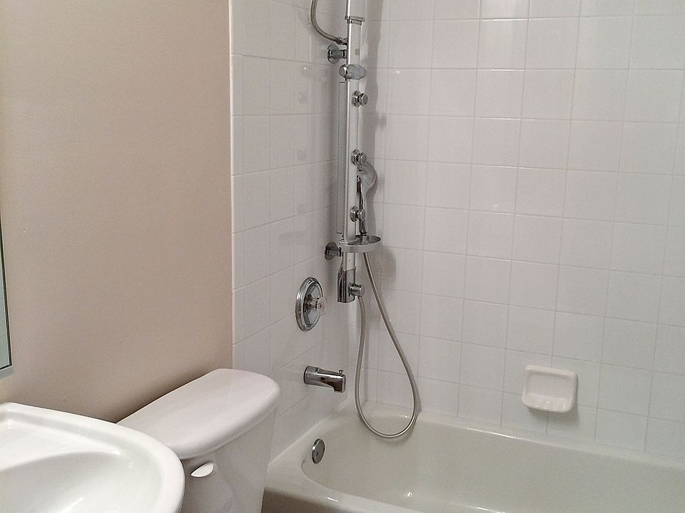 Stainless bath fixtures
