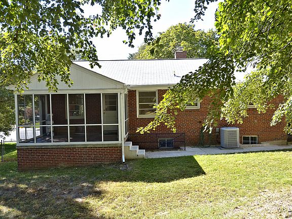 5th image of 1825 Westmoreland St