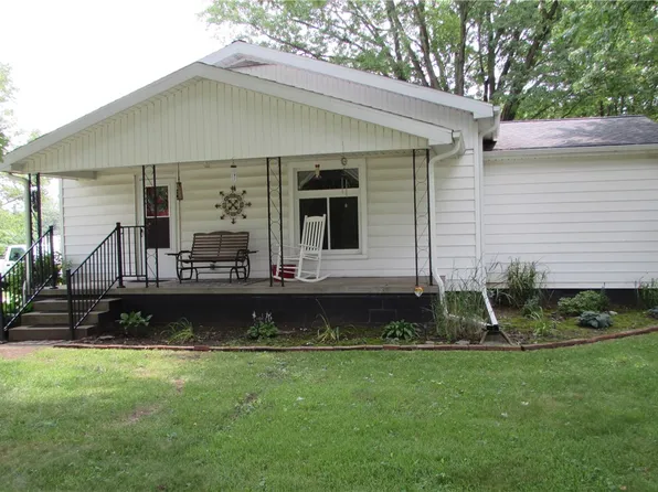 423 Brewer Rd, Danville, IL 61834