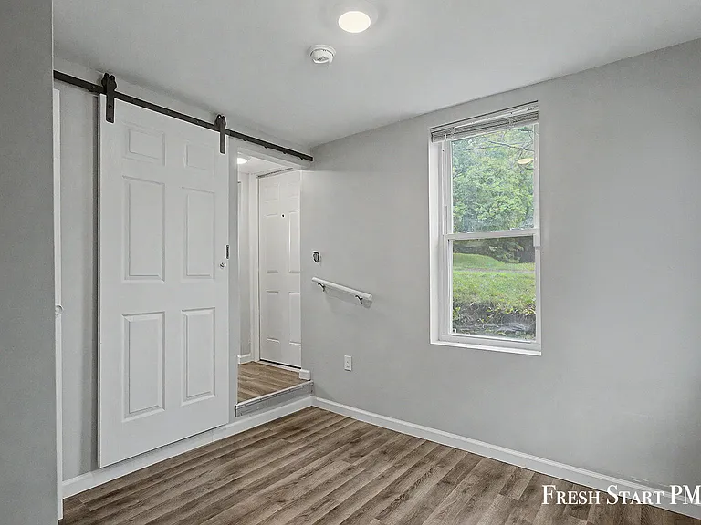 1266 Clark St — Photo 13