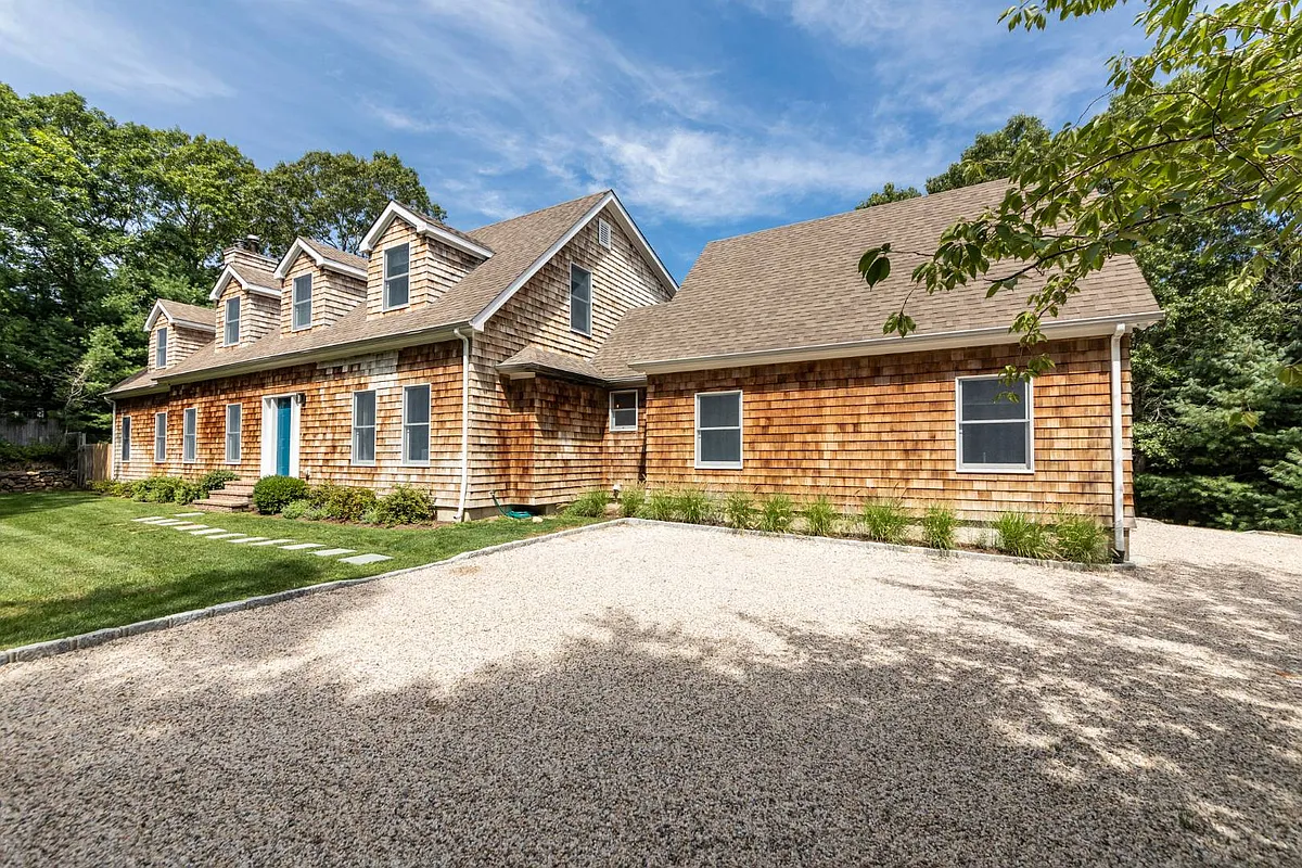 Building Photo - 3 Oak Hill Ln