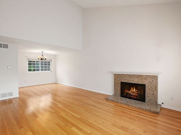 5th image of 6231 Lakewood St