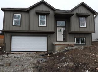 511 SW Ridgeview Dr, Grain Valley, MO 64029