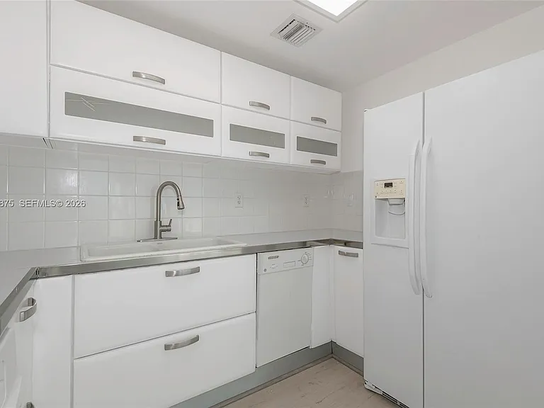 6580 Indian Creek Dr #310 — Photo 4