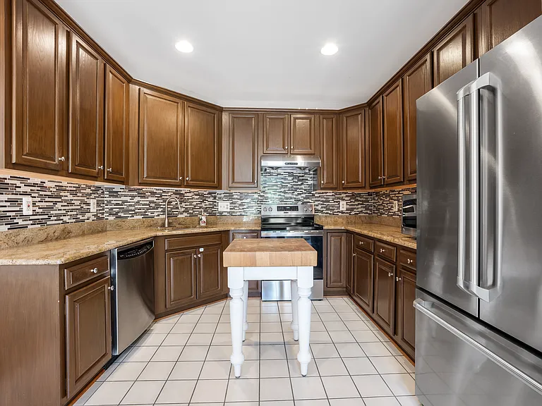10186 Castlewood Ln — Photo 15
