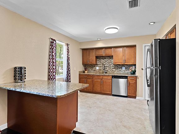4th image of 7229 Elvia Dr