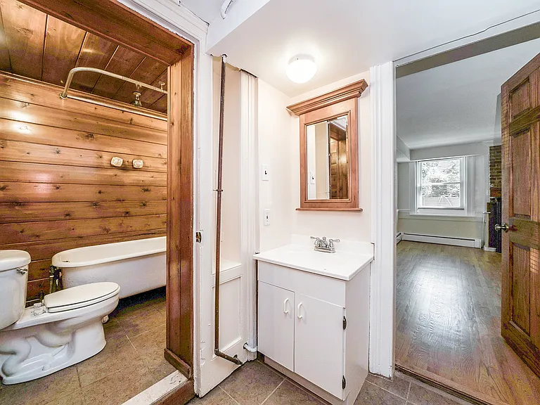 39 N Washington St #1R — Photo 11