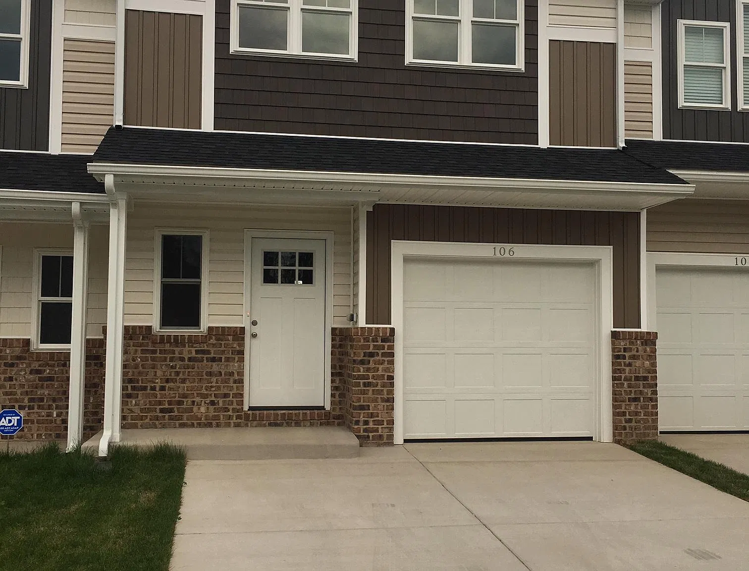 3 bed, 2.5 bath, 1530 sqft, $1,975 — Photo 1
