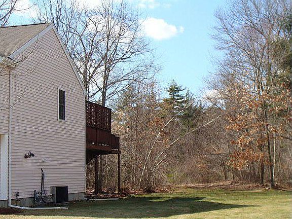 3rd image of 16 Edward Dr