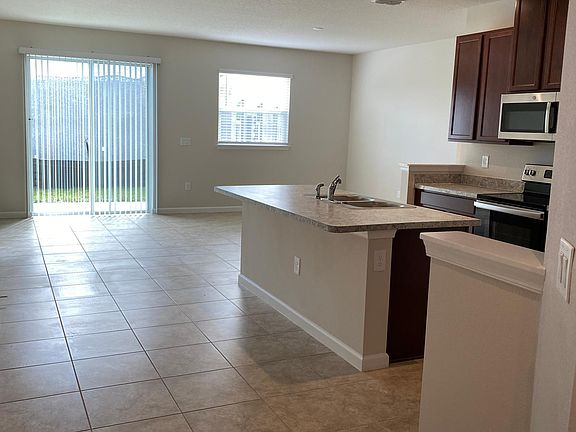 3rd image of 2711 Pleasant Cypress Cir