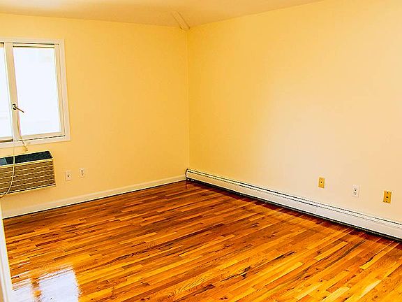 3rd image of 50 Reynolds St Floor 2