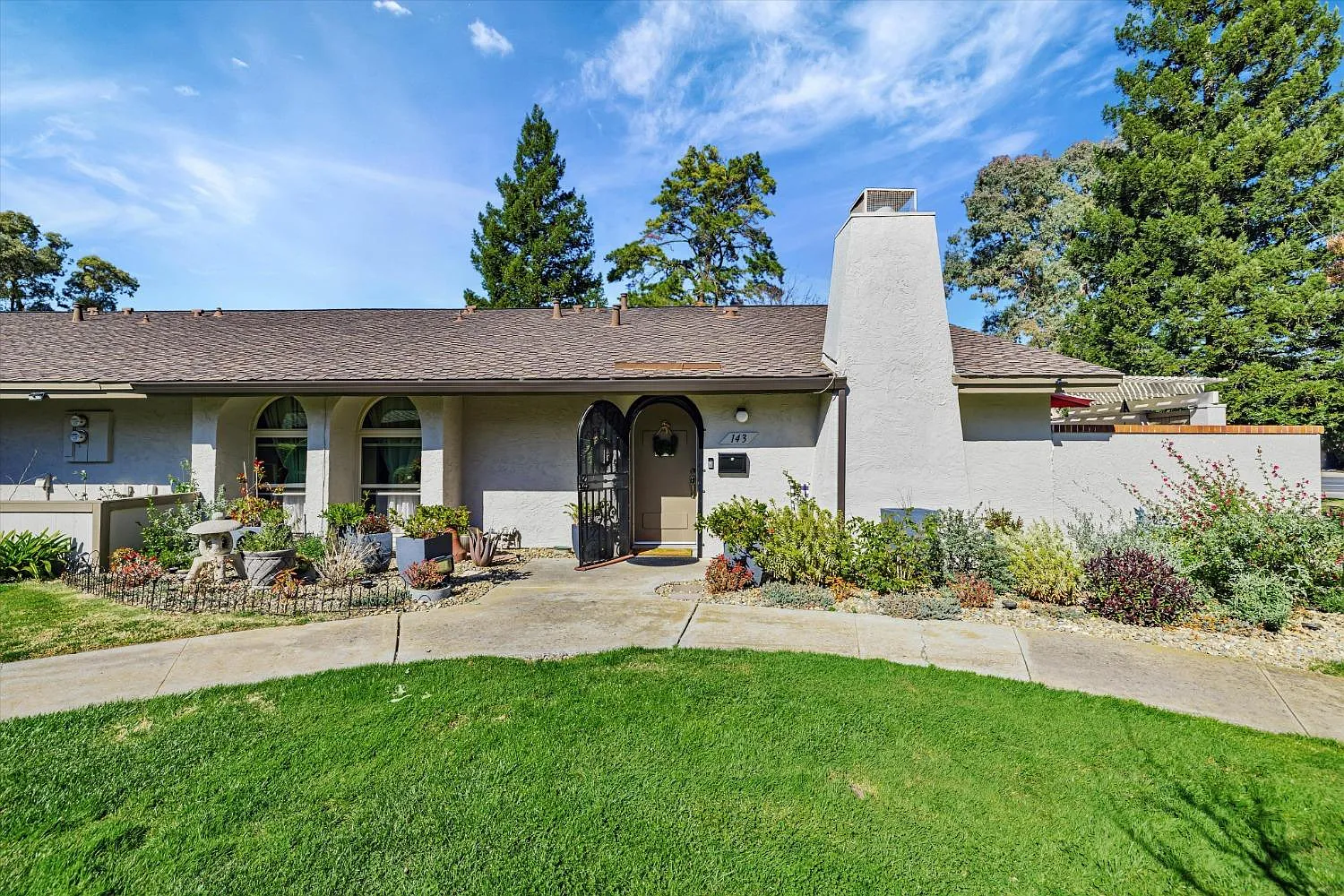 143 Touchstone Pl photo 1