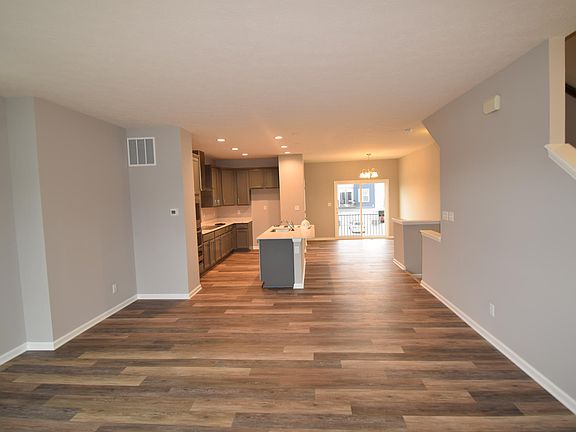 3rd image of 2933 Bolton Square Blvd