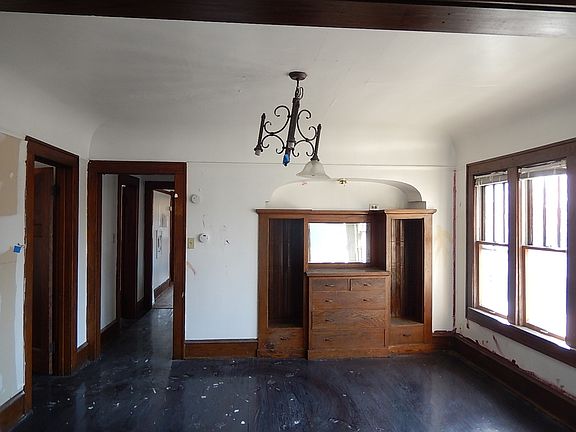 Formal Dining