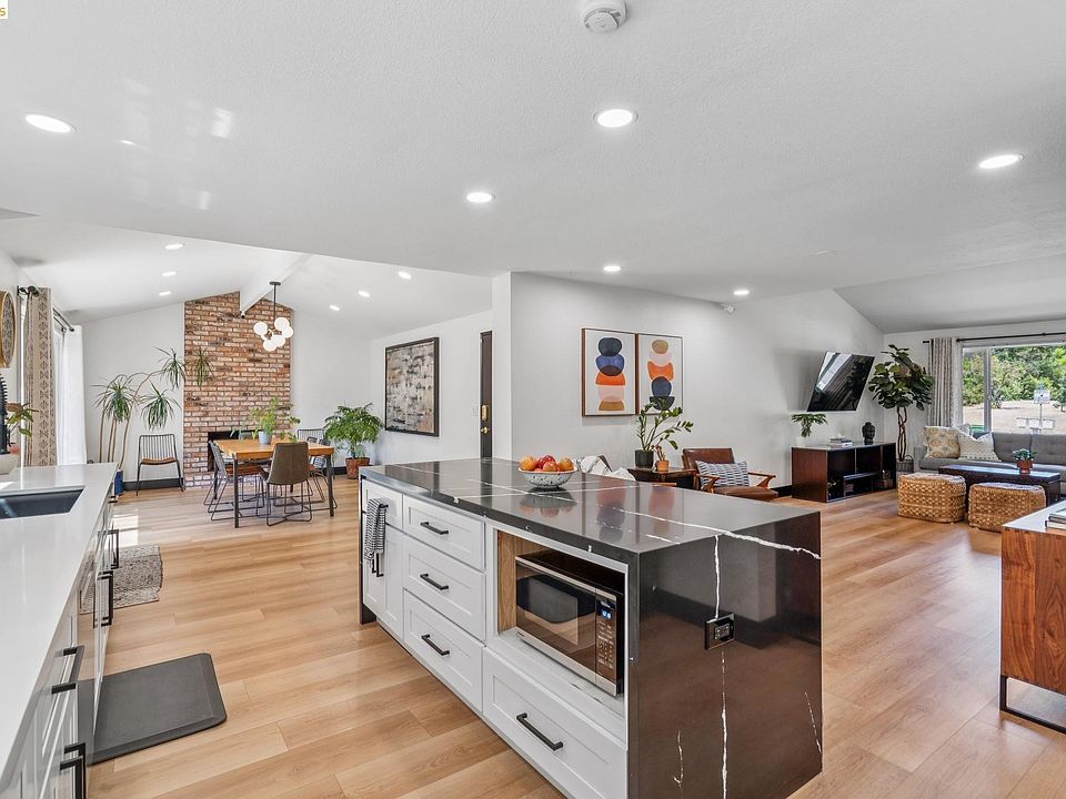 1st image of 3093 Diablo View Rd