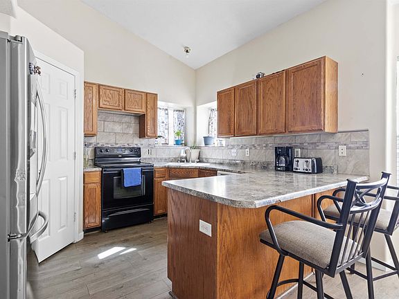 3rd image of 6468 S Blossom Valley Ln