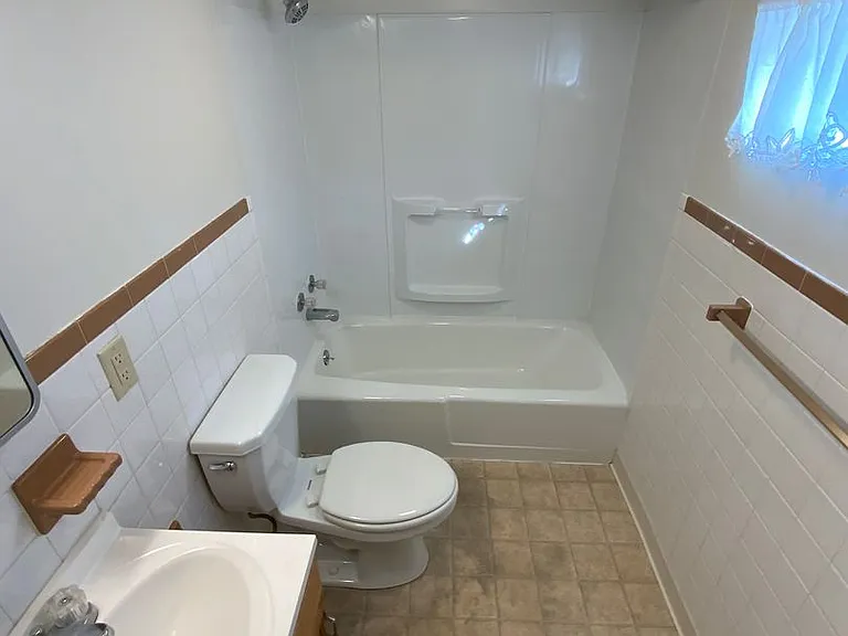 125 S Market Ave — Photo 13
