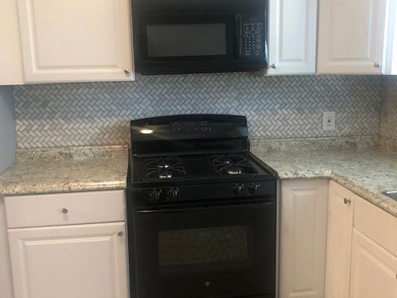 2nd image of 1326 James St