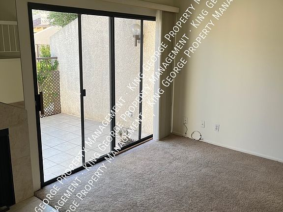 5th image of 18419 Collins St Unit B