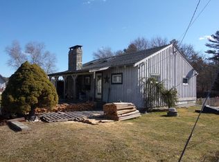 12 Carol St, Acushnet, MA 02743