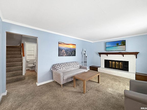 4th image of 1014 E Elmhurst Ave
