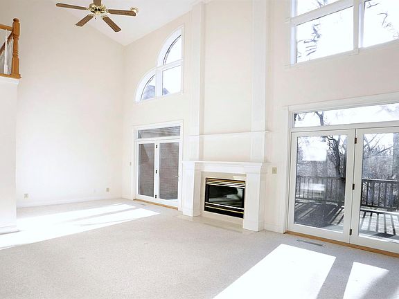 3rd image of 125 Westridge Ln