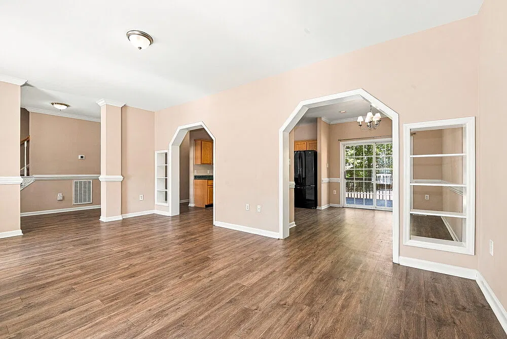 4 bed, 2.5 bath, 1888 sqft, $2,075 — Photo 4