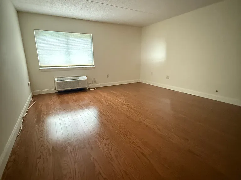 310 Lookout Ave #106 — Photo 30