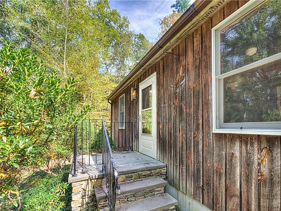 5th image of 53 Top Hill Dr