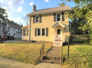 2 Lindbergh Pl, Poughkeepsie, NY 12603