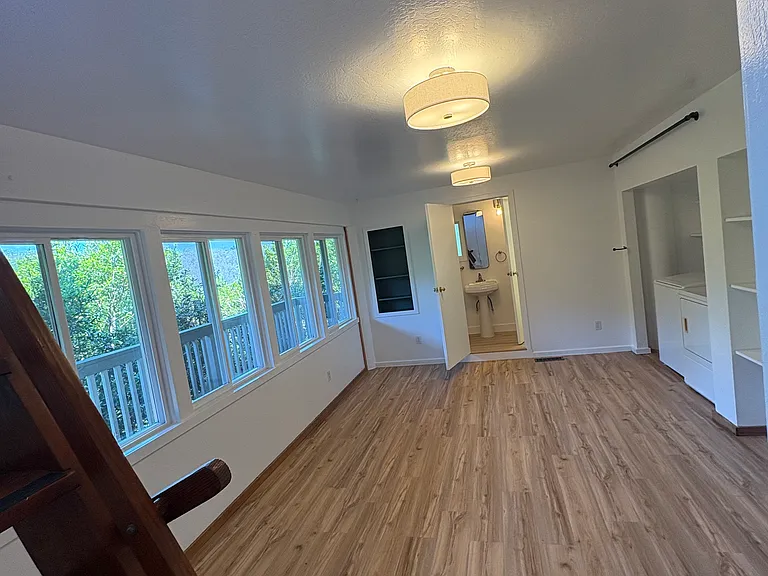 858 Marin Dr — Photo 36
