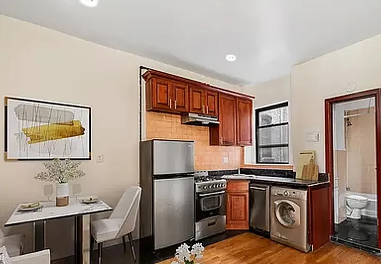 203 W 109th St #5R — Photo 2