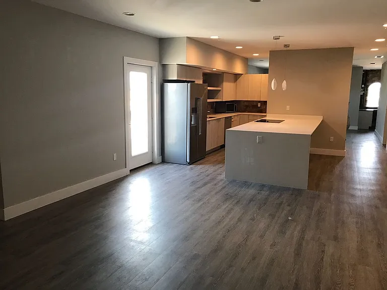 4645 SE 11th Pl #304 — Photo 3