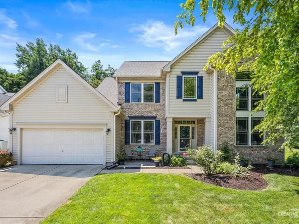 3825 Deville Ln, St Charles, IL 60175