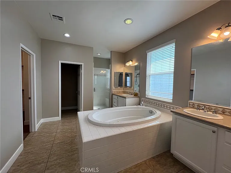 6686 Sand Dunes St — Photo 33