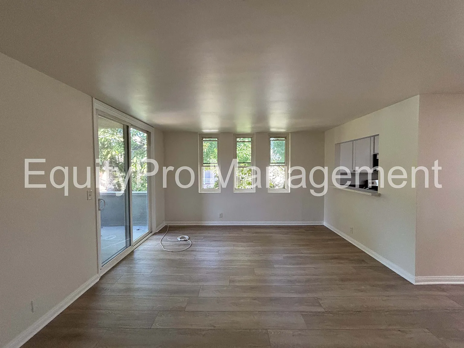 2 bed, 725 sqft, $2,500 — Photo 3