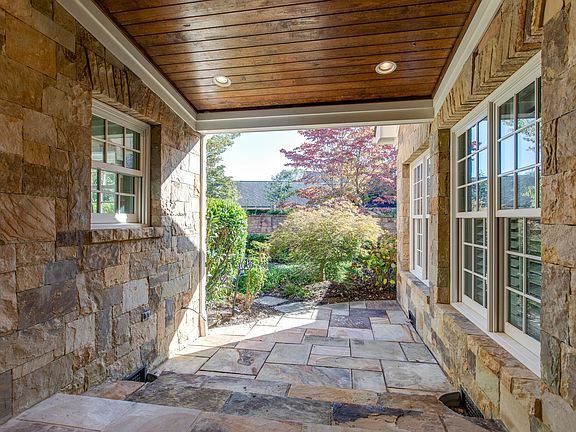 5th image of 166 Sturbridge Dr
