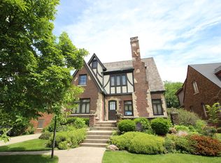 351 Selborne Rd, Riverside, IL 60546