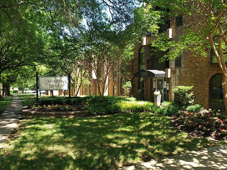 The Commons of McLean — Photo 8