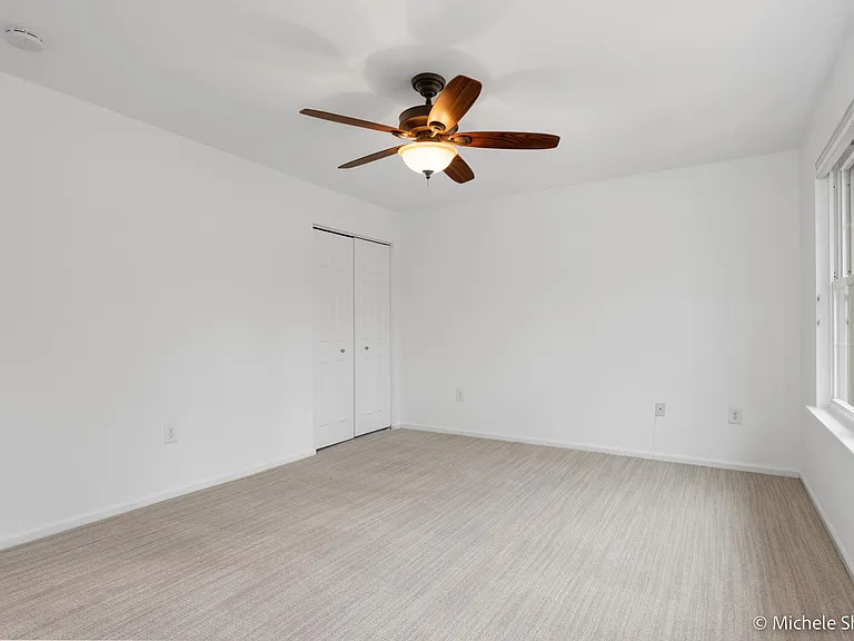 272 Yale Ct — Photo 31