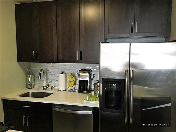 3rd image of 2540 Shore Blvd APT 1R