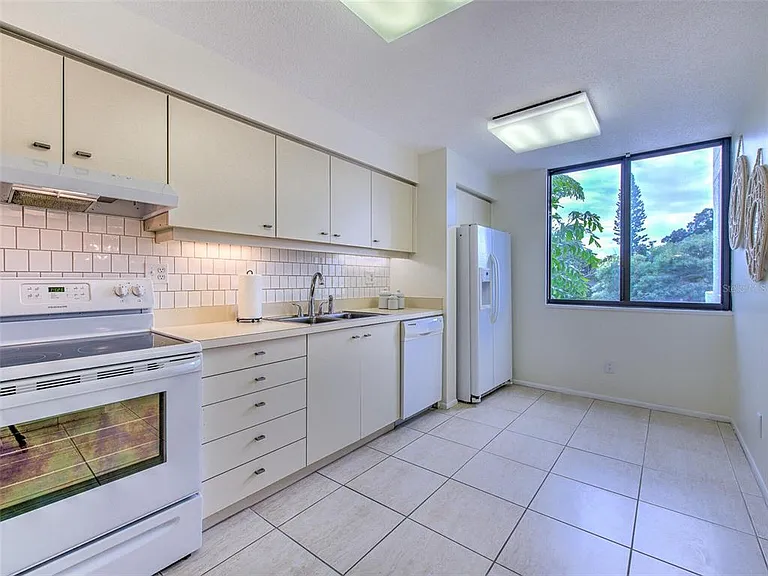 833 Bayport Way #833 — Photo 11